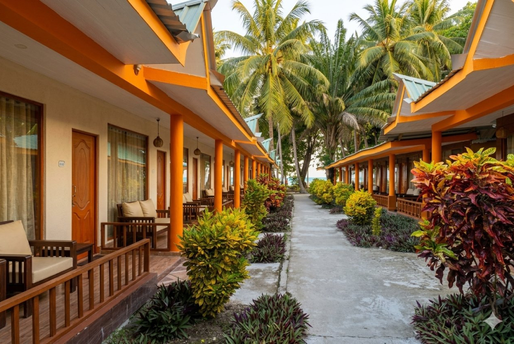 Gold India Beach Resort exterior